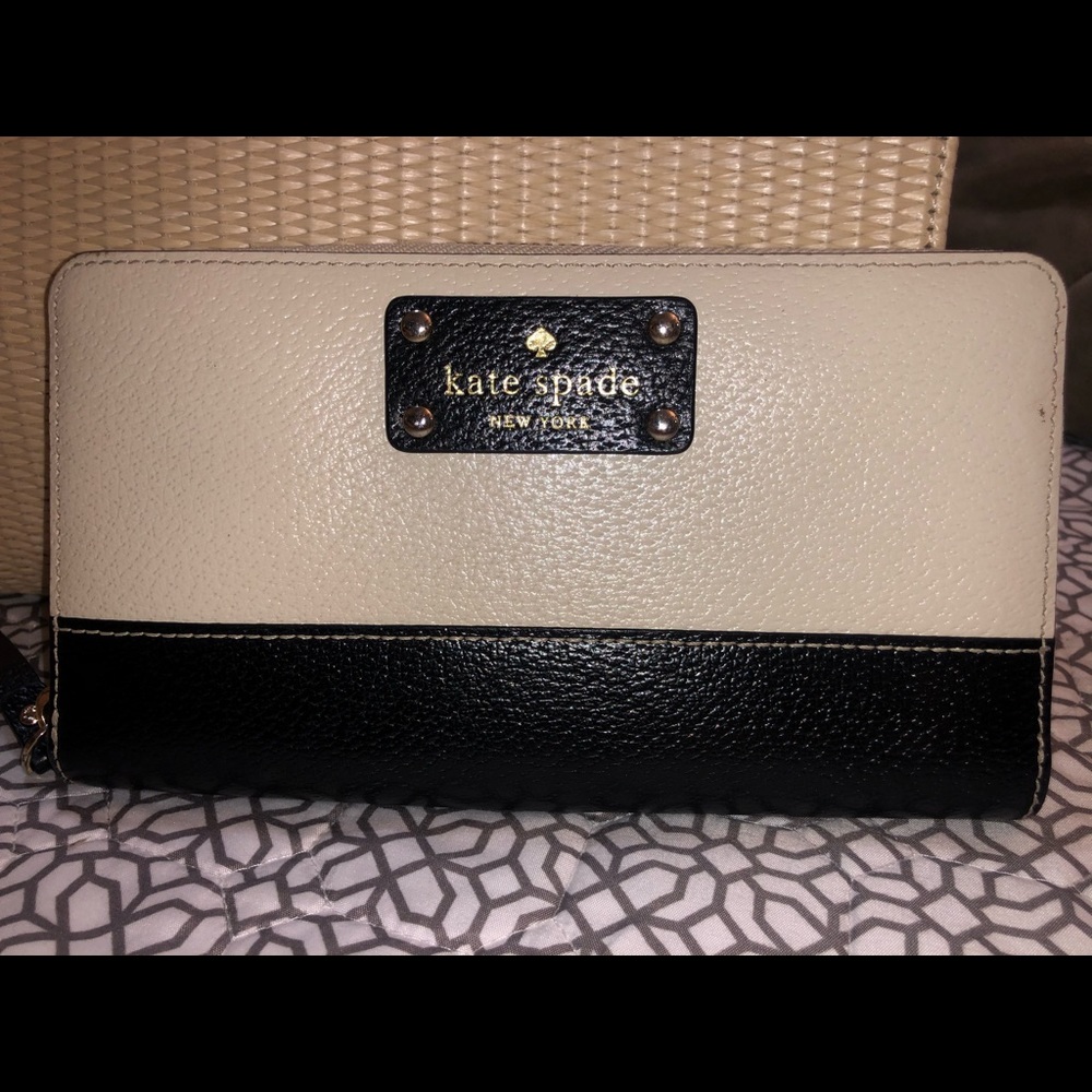 Kate Spade zip wallet